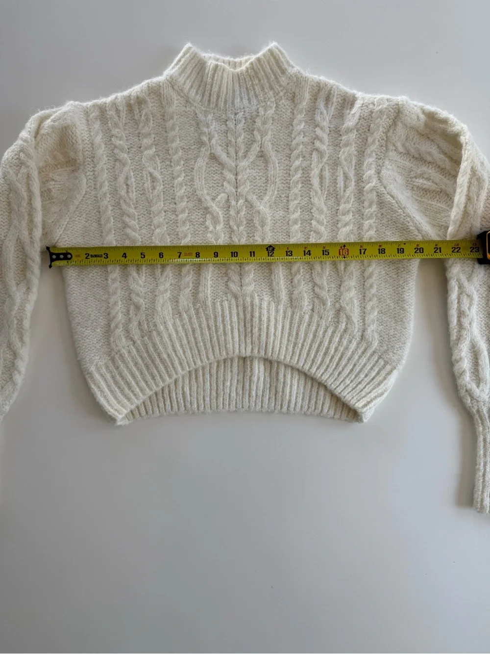 Forever 21 Cropped Sweater Women’s M Off White Cable Knit Mock Neck Oversized